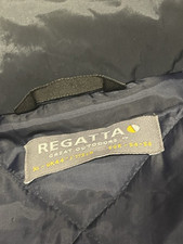 Graue wasserdichte Herrenjacke