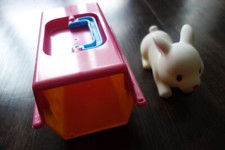 Spielzeug - kleiner Hase mit