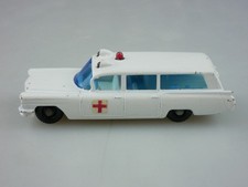 54b S & S Cadillac Ambulance - 35705 Matchbox Regular Wheels