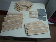 Holzspielzeug Holzstrassen für Eisenbahn oder Auto