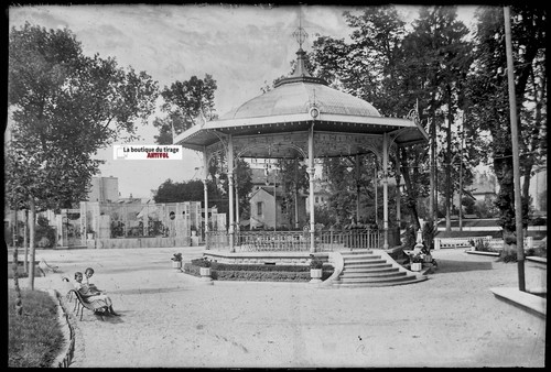 Oyonnax kinder kiosk - oyonnax,, kinder,