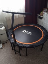 Trampolin mit Stütze zu