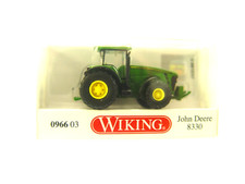 John Deere 8330 Traktor  -