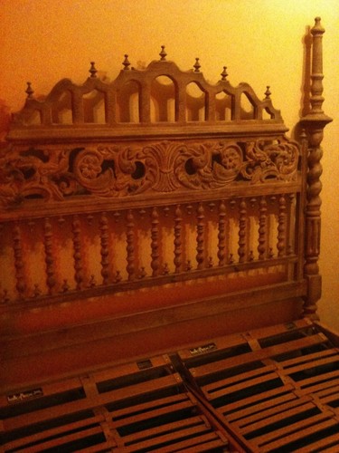 Massives pinienbett handarbeit - pinienbett,
