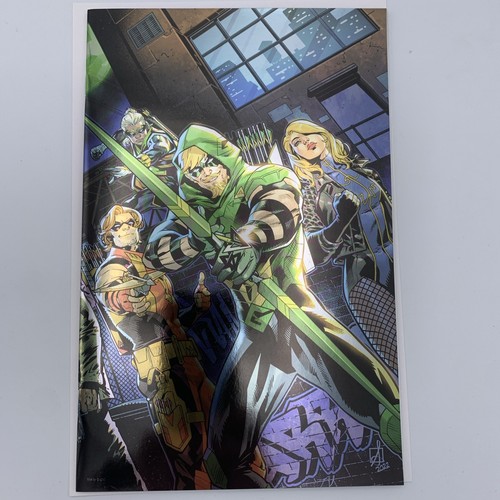 Green arrow sean izaakse - green,