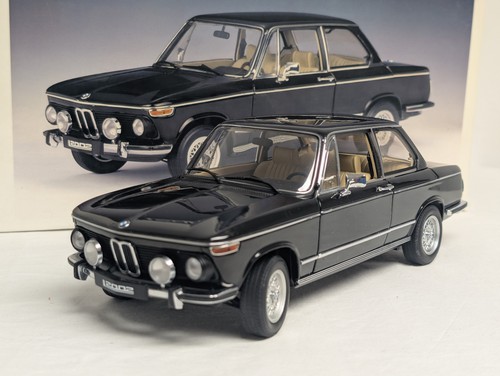 Autoart bmw 2002 black - 1:18,