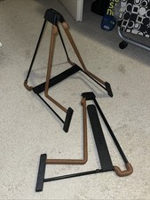 König & Meyer 17580 Heli 2 A-Gitarrenständer Korkauflage