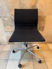 Vitra EA117 Aluminium Chair