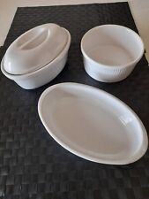 3 kleine Auflaufformen weiß, 1 davon mit Deckel