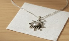 Edle Sonnen-Halskette in