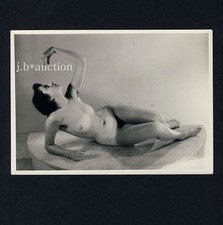 RECLINING NUDE WOMAN /