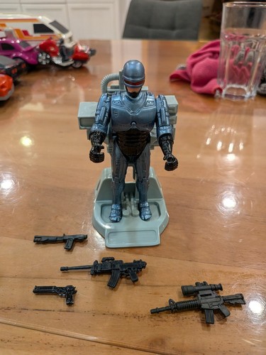 FIGURE-TOY-ROBOCOP+RECHARGE