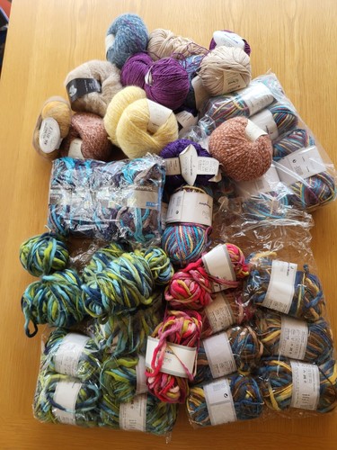Wollpaket mit wollknäuel - mit,