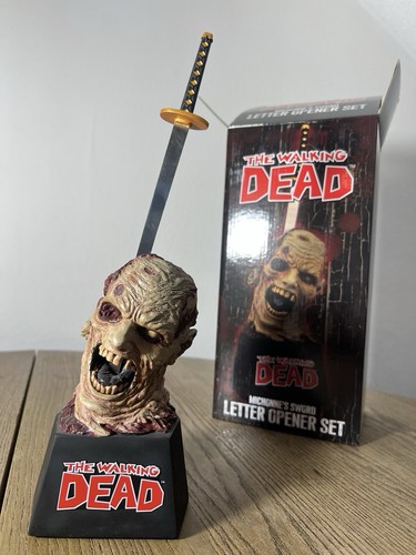 The walking dead michonnes - walking,