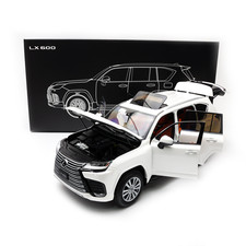 LCD 1:18 Lexus LX600 Lexus SUV