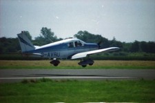 Negativ G-AVRU Piper PA-28-180
