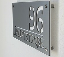 Hausnummer Türschild inkl. Namen Straße Namensschild Acryl 3D Gravur silber/weiß