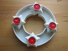 weißer Porzellan Adventskranz