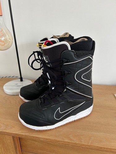 Nike kaiju snowboard - nike, boots