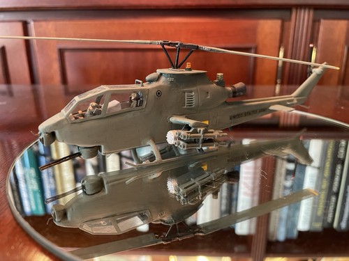 Bell huey cobra 1 s - bell,