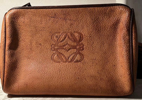 Loewe geprägtes anagramm logo - anagramm,