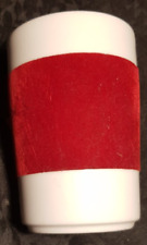 Kahla Porzellan Touch Becher weiß Dekor  Stoff rot H. 11,3 cm D. 8 cm