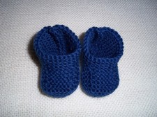 Handgestrickte Puppenschuhe