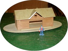 SMALL DEPOT - HO TRAIN