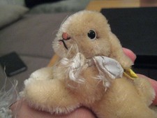 Hoppy -Steiff- Knopf im Ohr-drehbarer Kopf-kleinster Hase