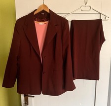 Anzugshose und Anzugsjacke in
