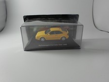 Modellauto 1:43 Volkswagen Corrado G60 1988 gelb mit Schaukasten