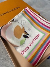 Louis Vuitton TM Carre 70