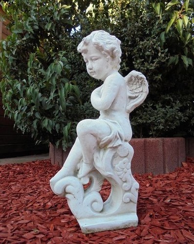Steinfigur engel auf sockel - steinfigur,