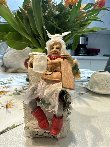 Alte hexe auf ofen - auf, figur