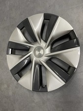 TESLA MODEL Y WHEEL RIM HUB
