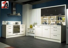 EINBAUKÜCHE  IP 2800/731 Hochglanz magnolienweiß