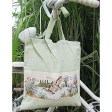 Tasche mit eingewebten