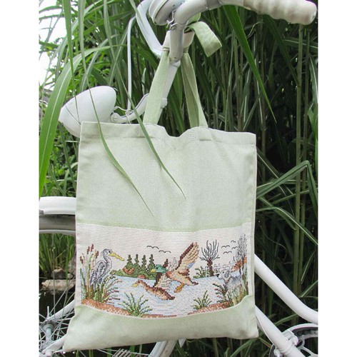 Tasche mit eingewebten