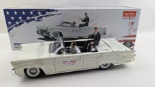 1958 Lincoln Continental 1:18