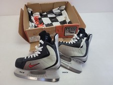 Paar Schlittschuhe Nike V2