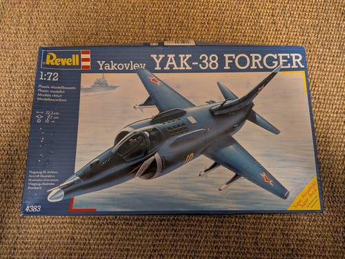 Revell yakovlev yak forger - yak-38,