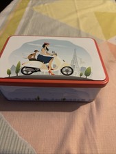 Leere Keksdose, Massilly