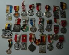 Konvolut alte Abzeichen