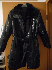 Top Kurz-Lack-Mantel mit