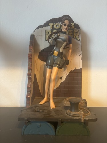 Eidos tomb raider lara croft - raider,