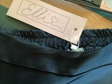 Schwarzer Langer Satinrock Von