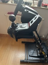 Logitech G27 Racing Wheel mit Schaltung und Pedalen, perfekt für Simulationgames