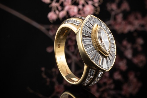 Imposanter navette ring mit - imposanter,