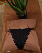 Sexy String Tanga Slip Dessous Gr.S schwarz edel Spitze Schleife Bänder  *NEU*