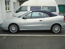 Renault Cabrio Verdeck Reiniger 500 ml inkl. Reinigungsbürste